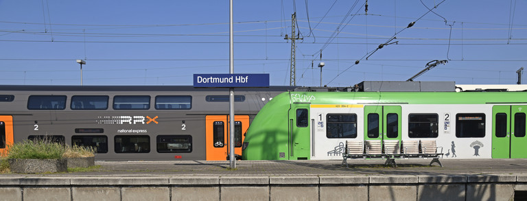 Züge, die am Dortmunder Hauptbahnhof halten